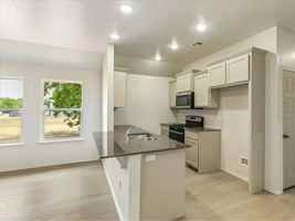 featured image of 1418 Sw Texas Ave #1