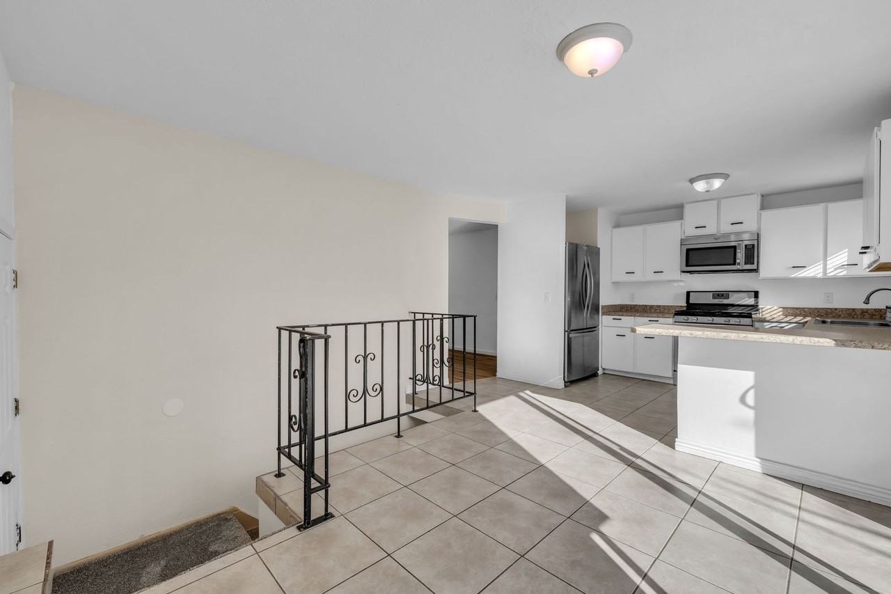 8147 S Boysenberry Dr - Photo 5 of 24