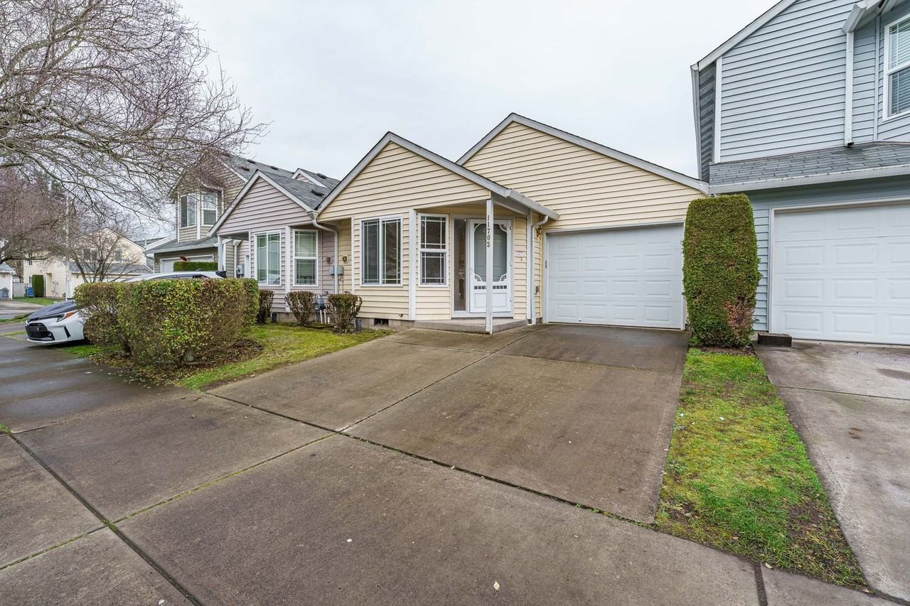 11703 Ne 32nd St - Photo 2 of 26