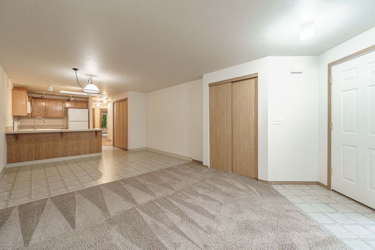 11703 Ne 32nd St - Photo 5 of 26