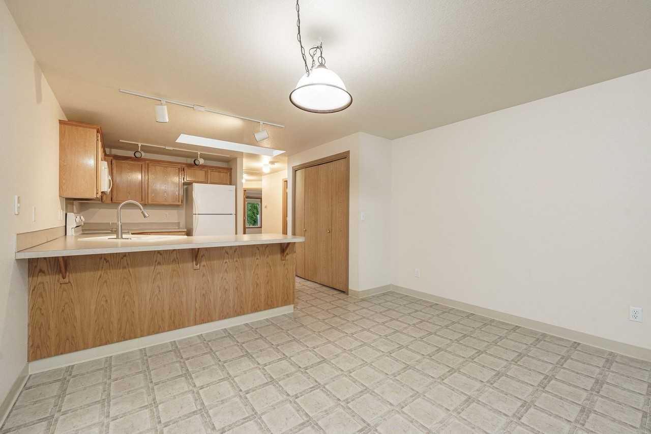 11703 Ne 32nd St - Photo 7 of 26