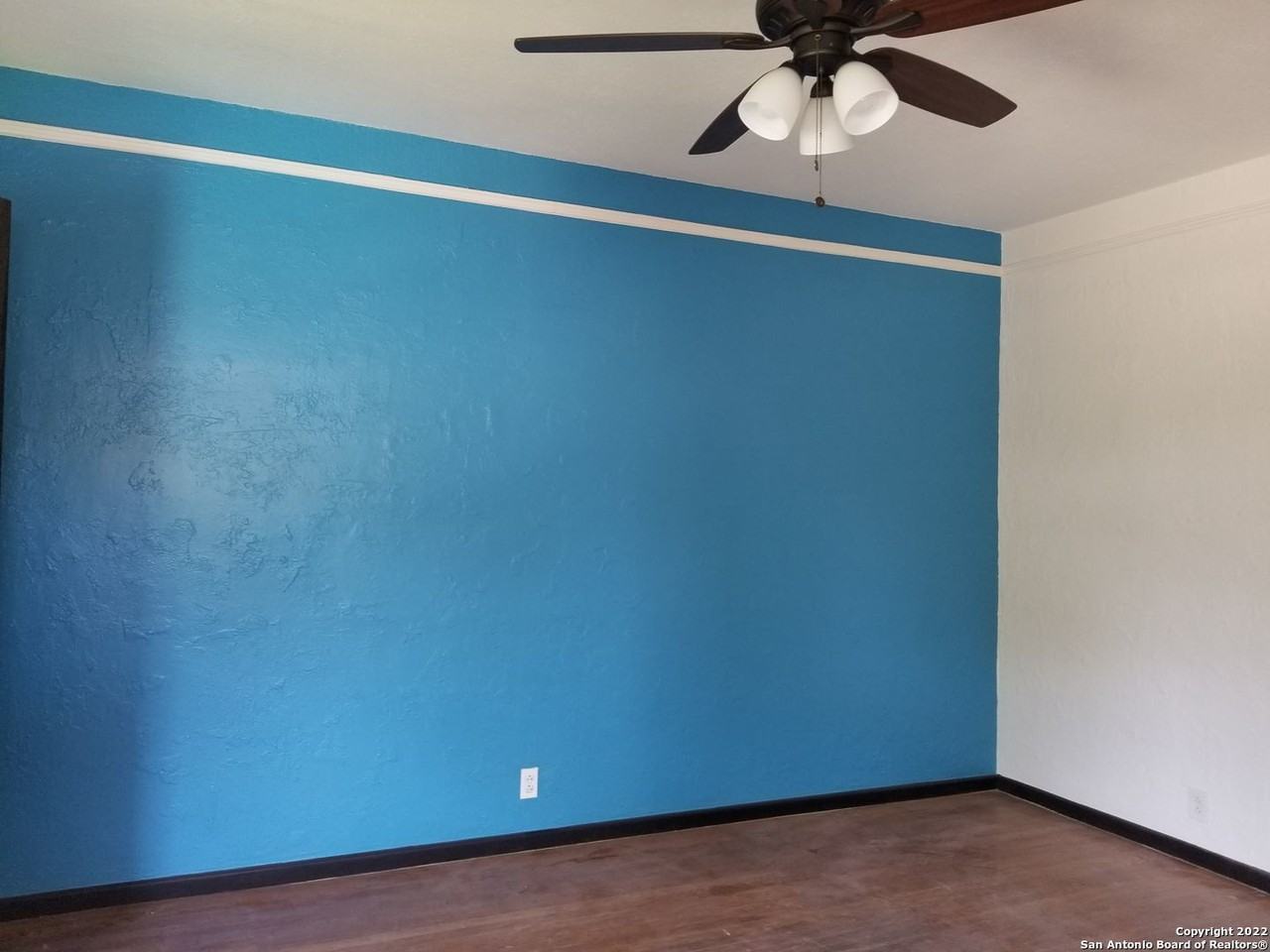 810 W Craig Pl #201 - Photo 5 of 20