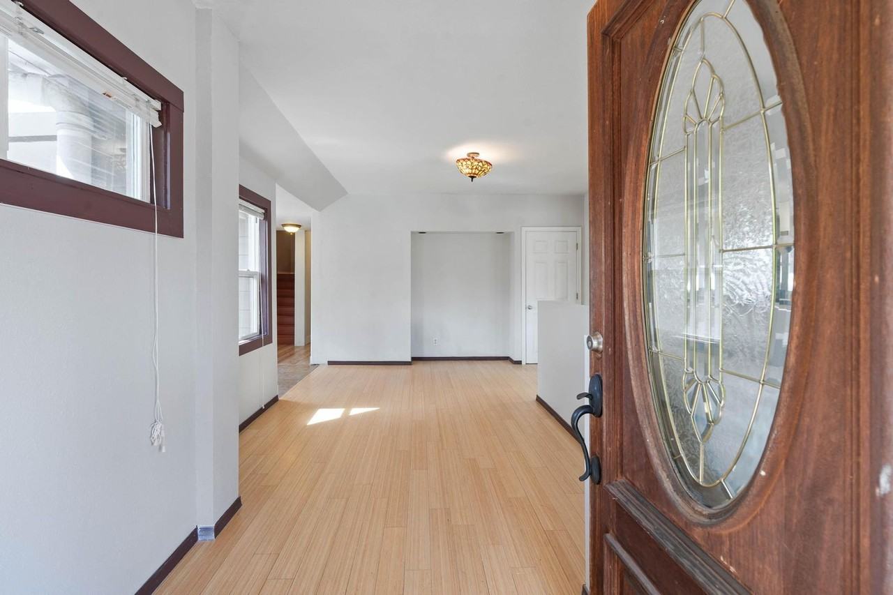 5403 Ne 11th Ave - Photo 2 of 42