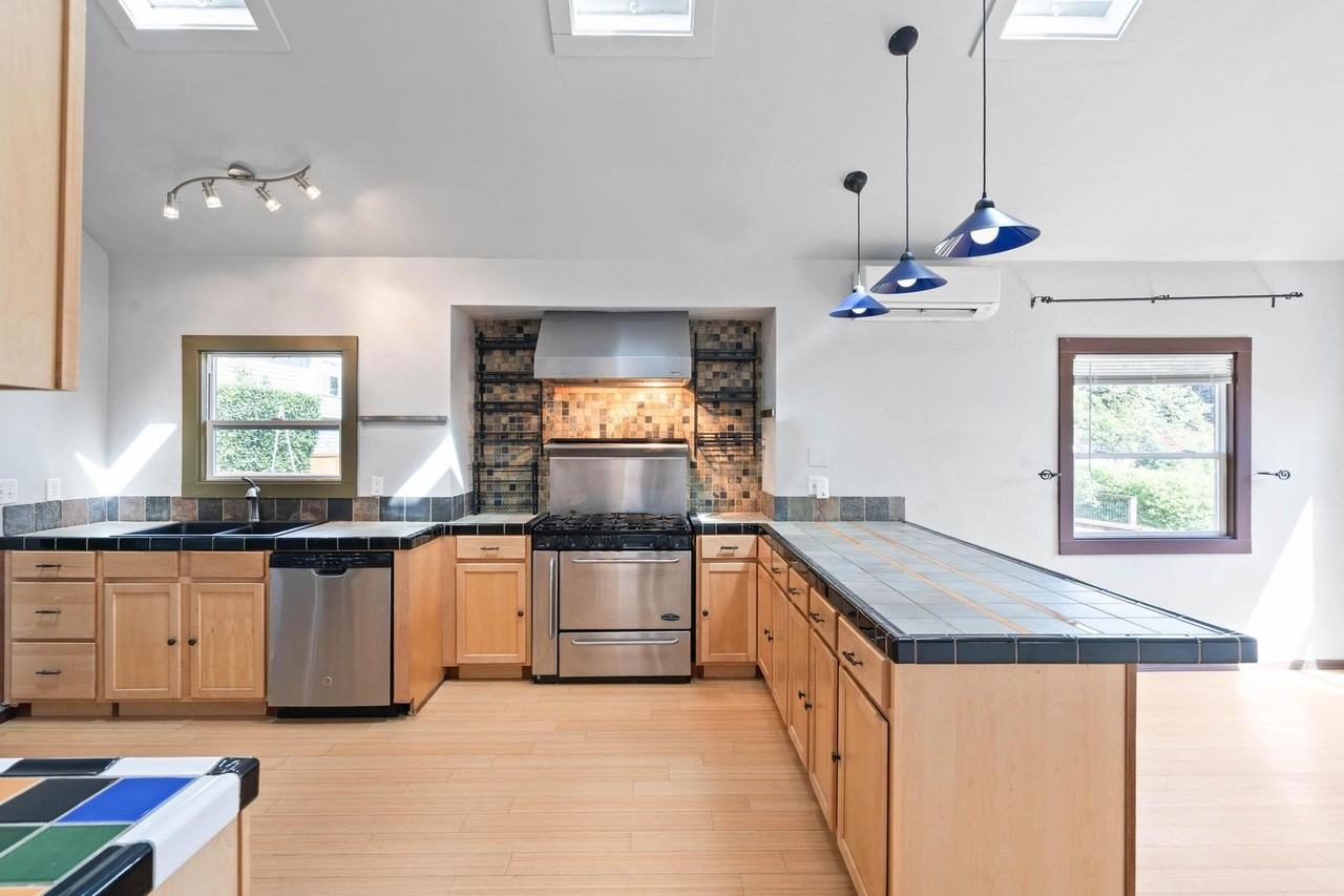 5403 Ne 11th Ave - Photo 4 of 42