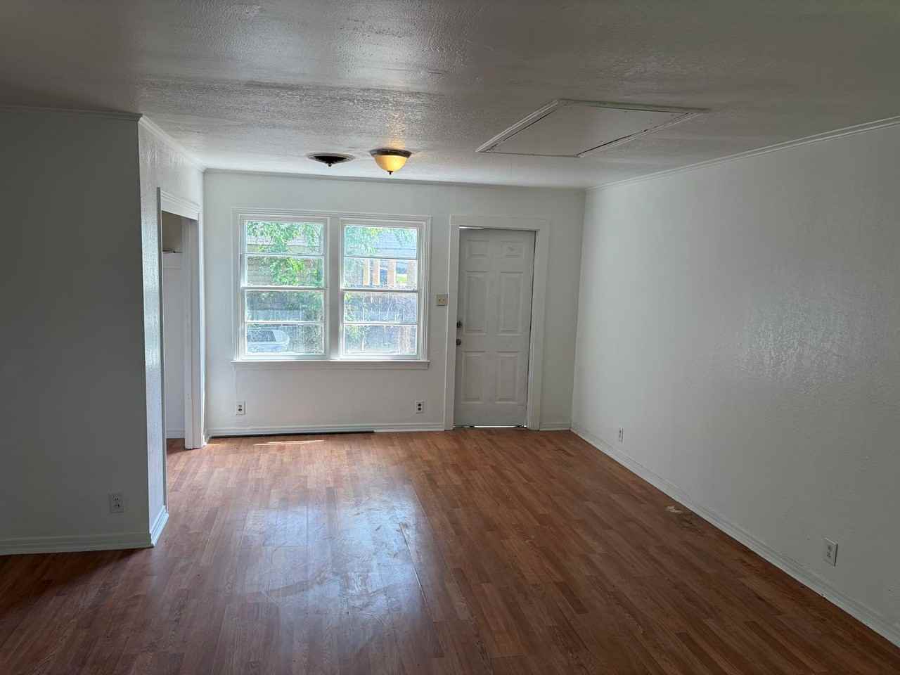 5337 Hearne Ave - Photo 3 of 15