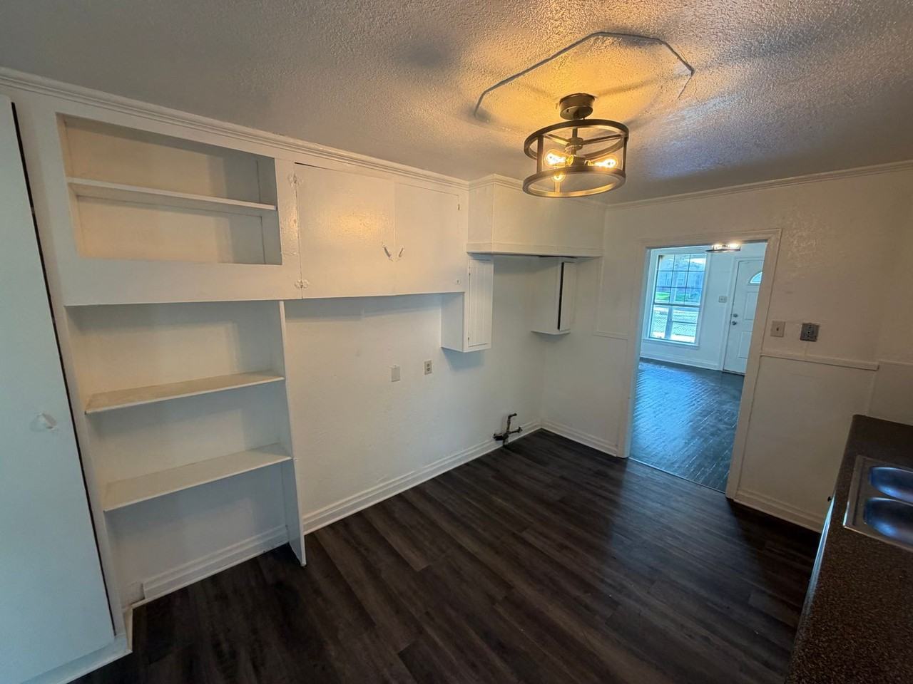 5337 Hearne Ave - Photo 5 of 15