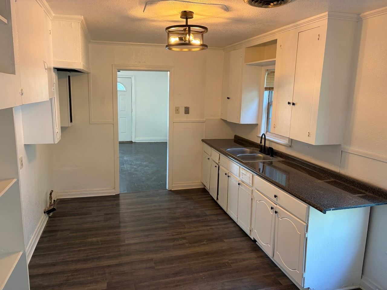 5337 Hearne Ave - Photo 6 of 15