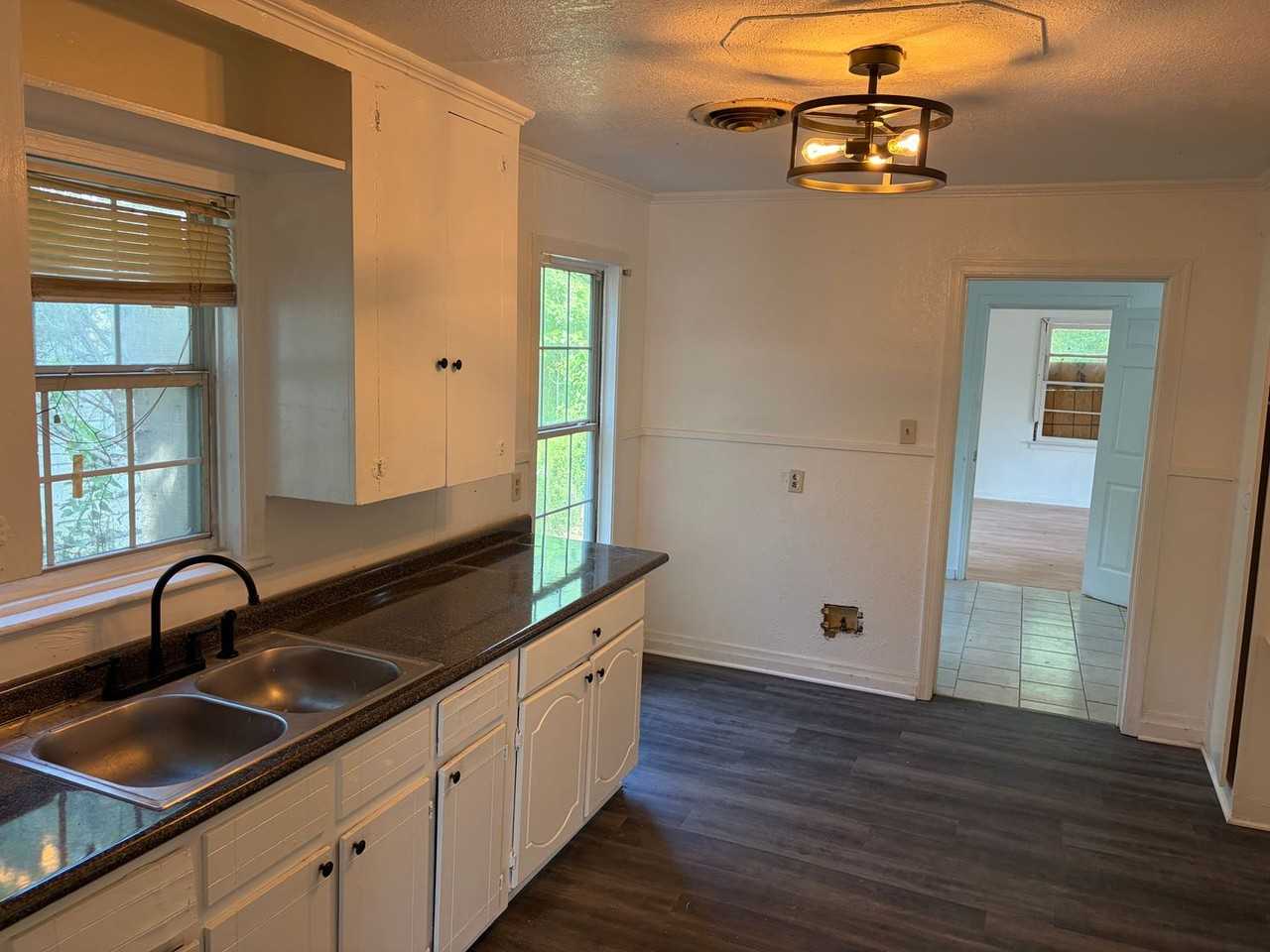 5337 Hearne Ave - Photo 7 of 15