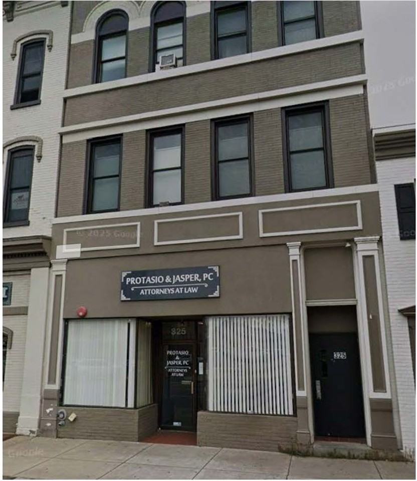 325 Market St - Photo 6 of 8