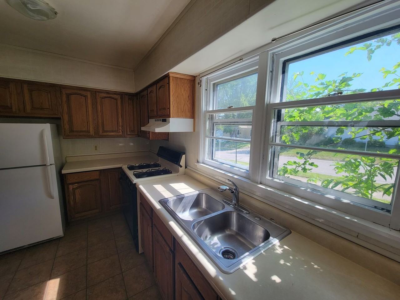 722 Newman Ave - Photo 5 of 29