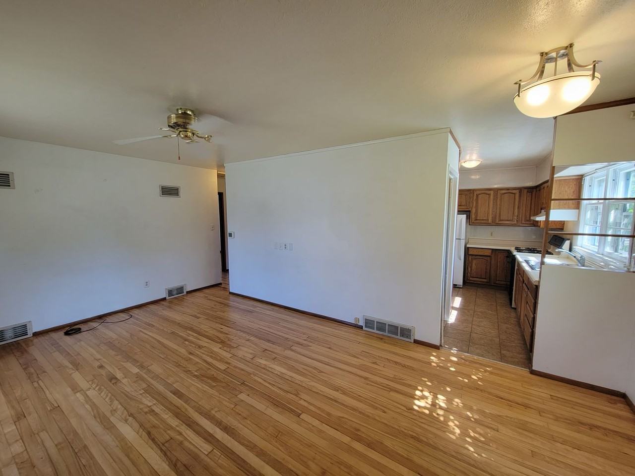 722 Newman Ave - Photo 6 of 29