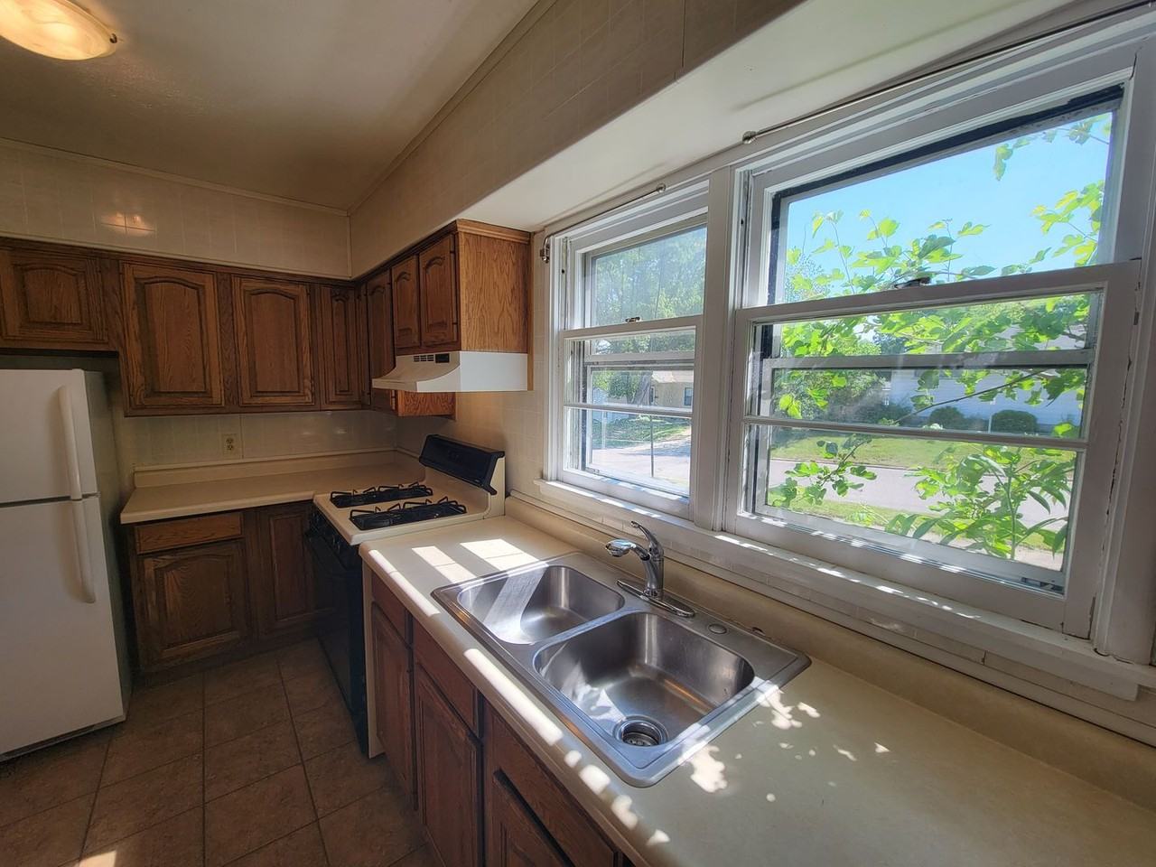 722 Newman Ave - Photo 7 of 29