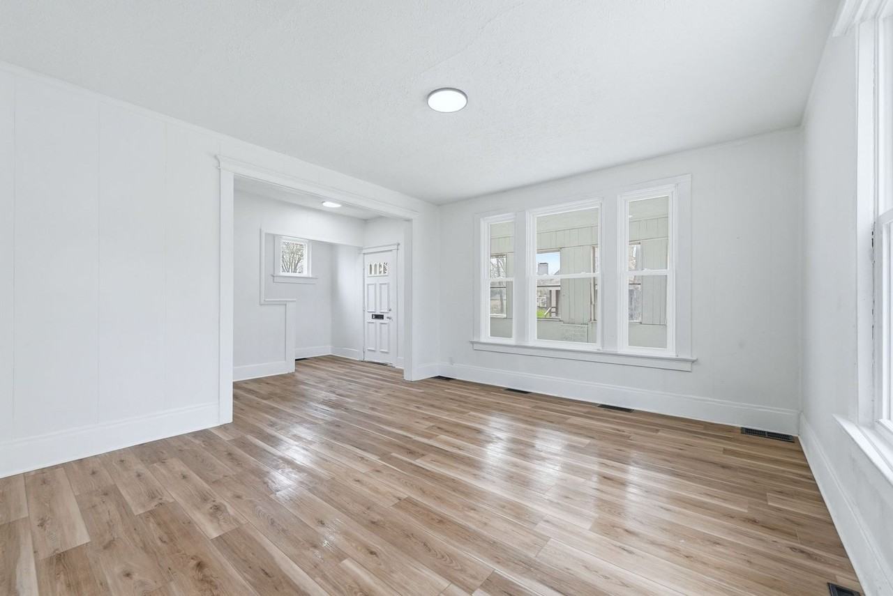 1819 Antoinette St - Photo 3 of 37