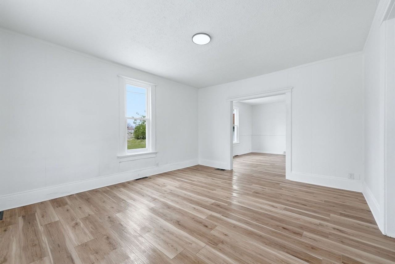 1819 Antoinette St - Photo 4 of 37