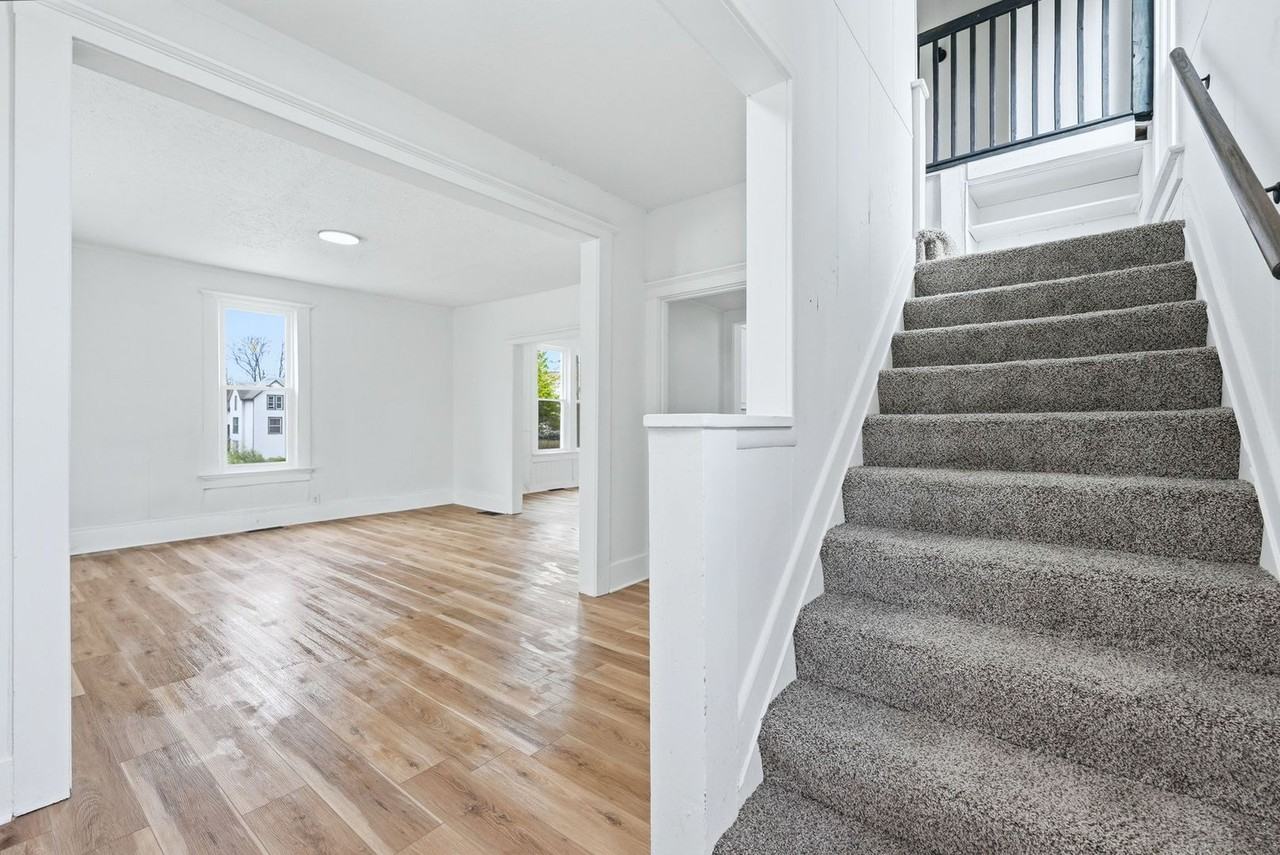 1819 Antoinette St - Photo 5 of 37