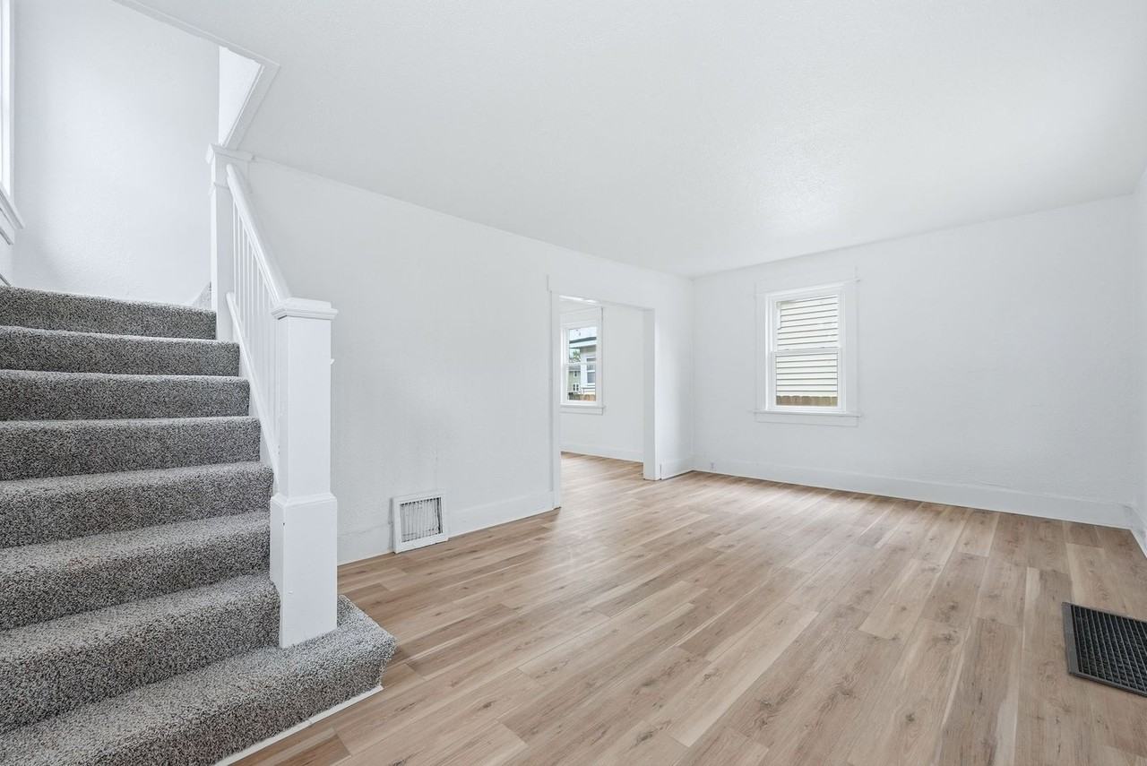 3415 Smith St - Photo 2 of 34