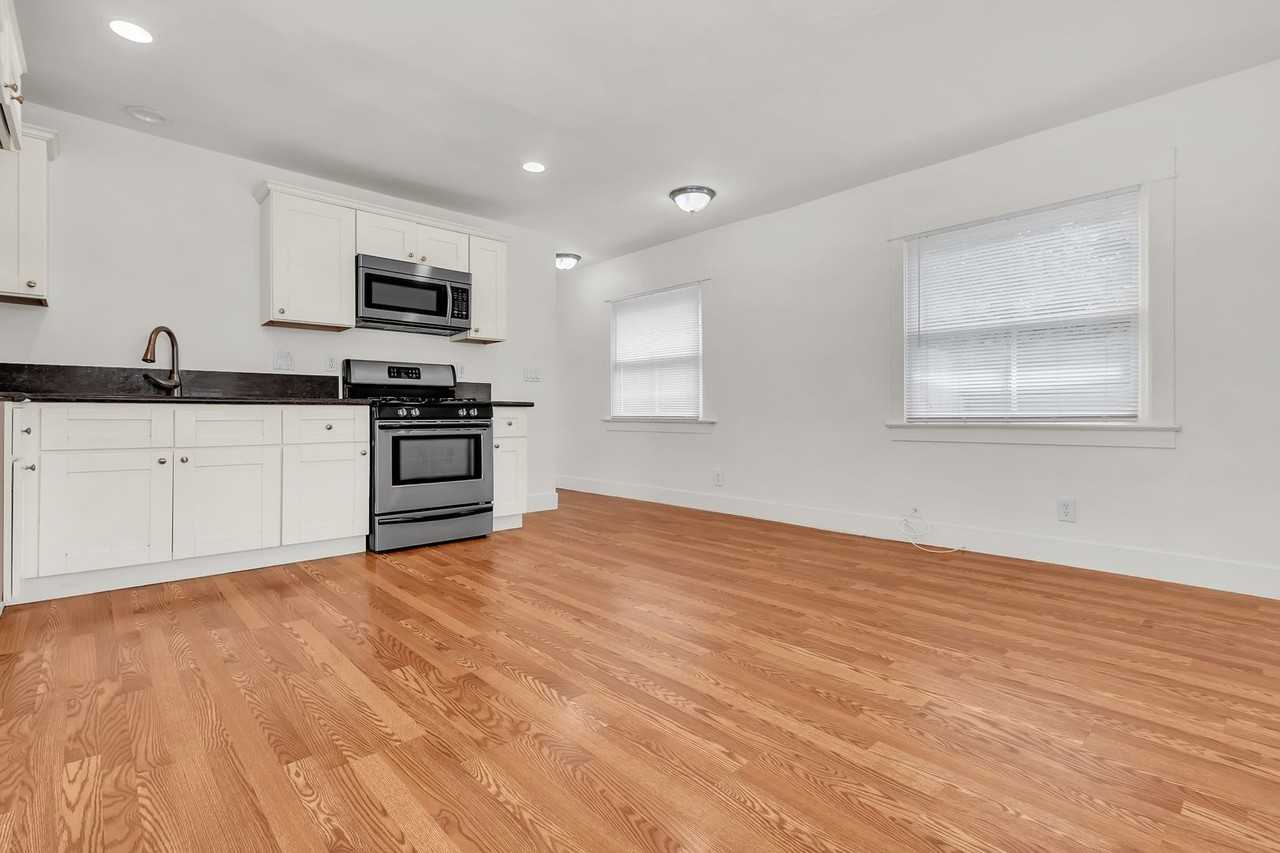 420 Bonito Ave - Photo 4 of 14