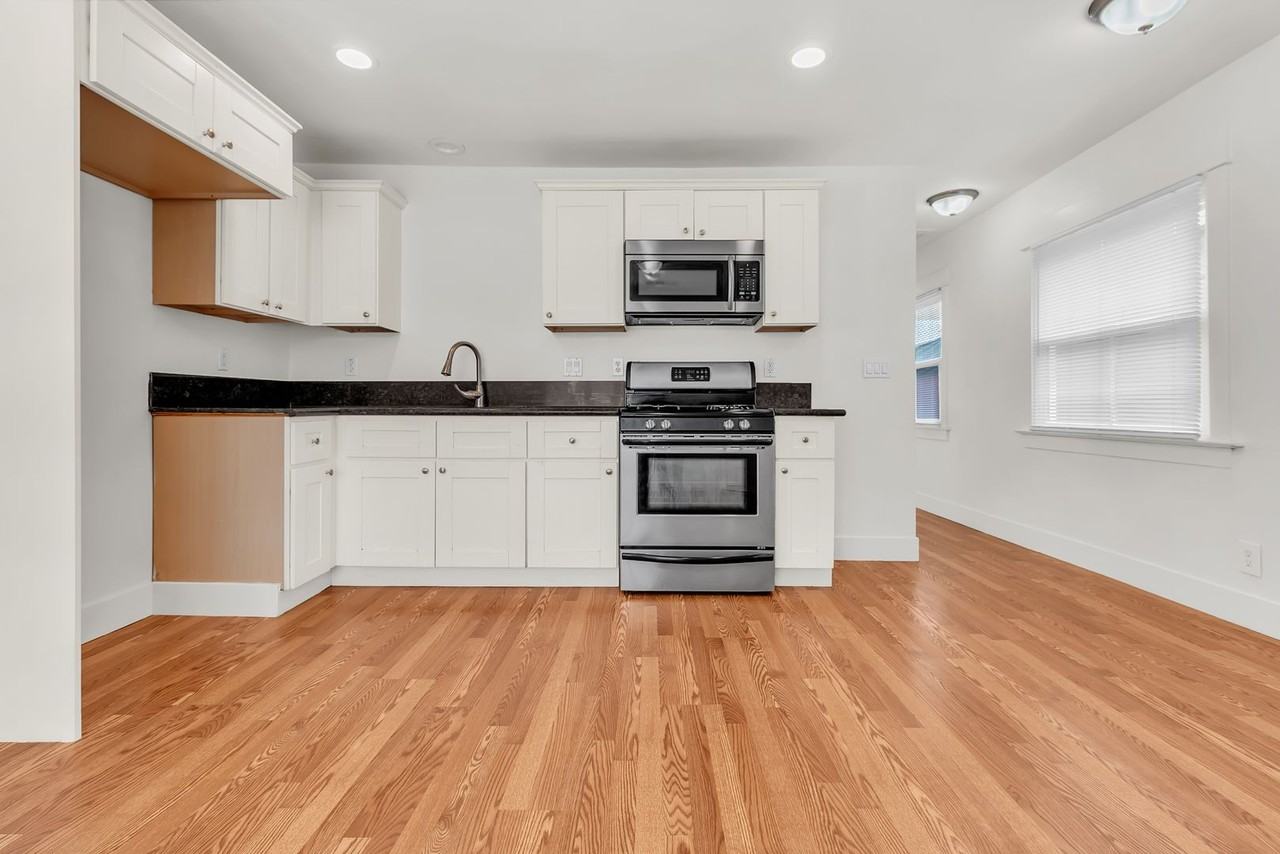 420 Bonito Ave - Photo 5 of 14