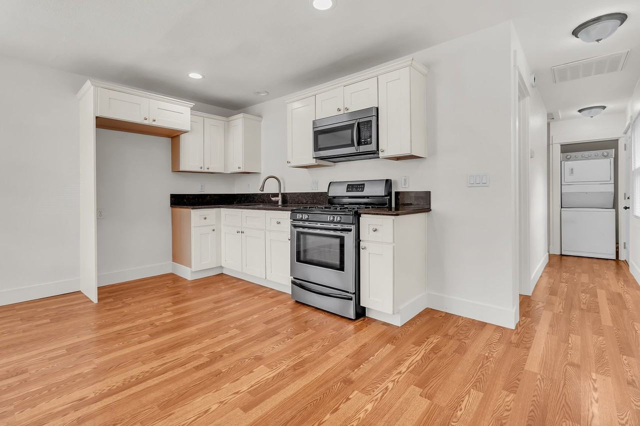 420 Bonito Ave - Photo 6 of 14