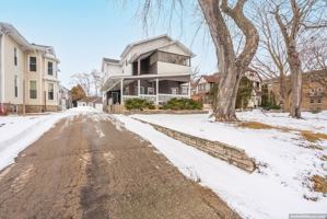 featured image of 536 Algoma Blvd