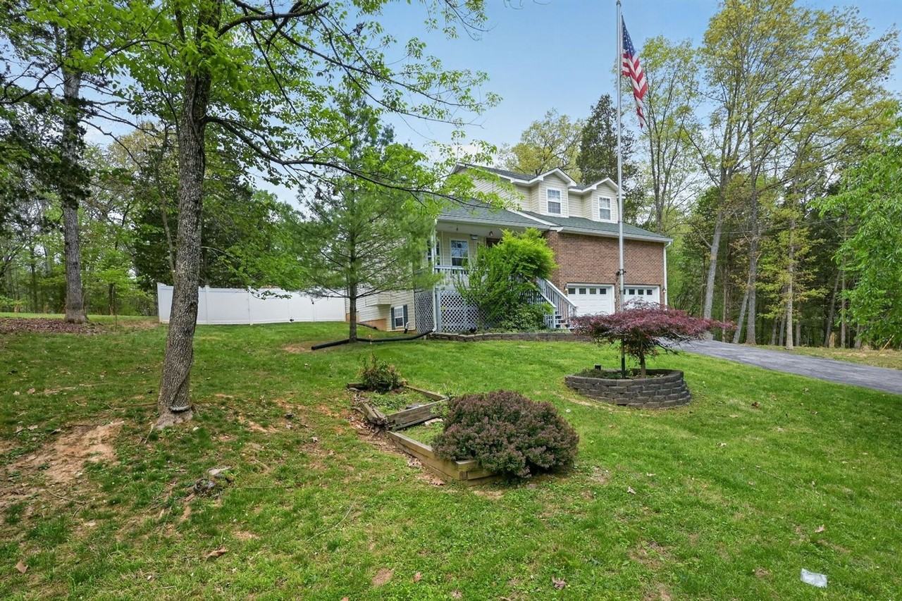 373 Red Wing Rd - Photo 2 of 23