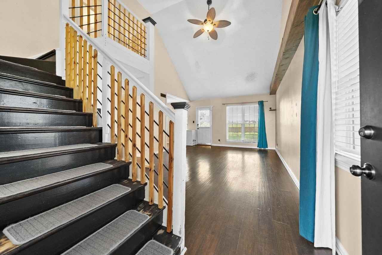 149 Bumpus Mill Rd - Photo 3 of 17