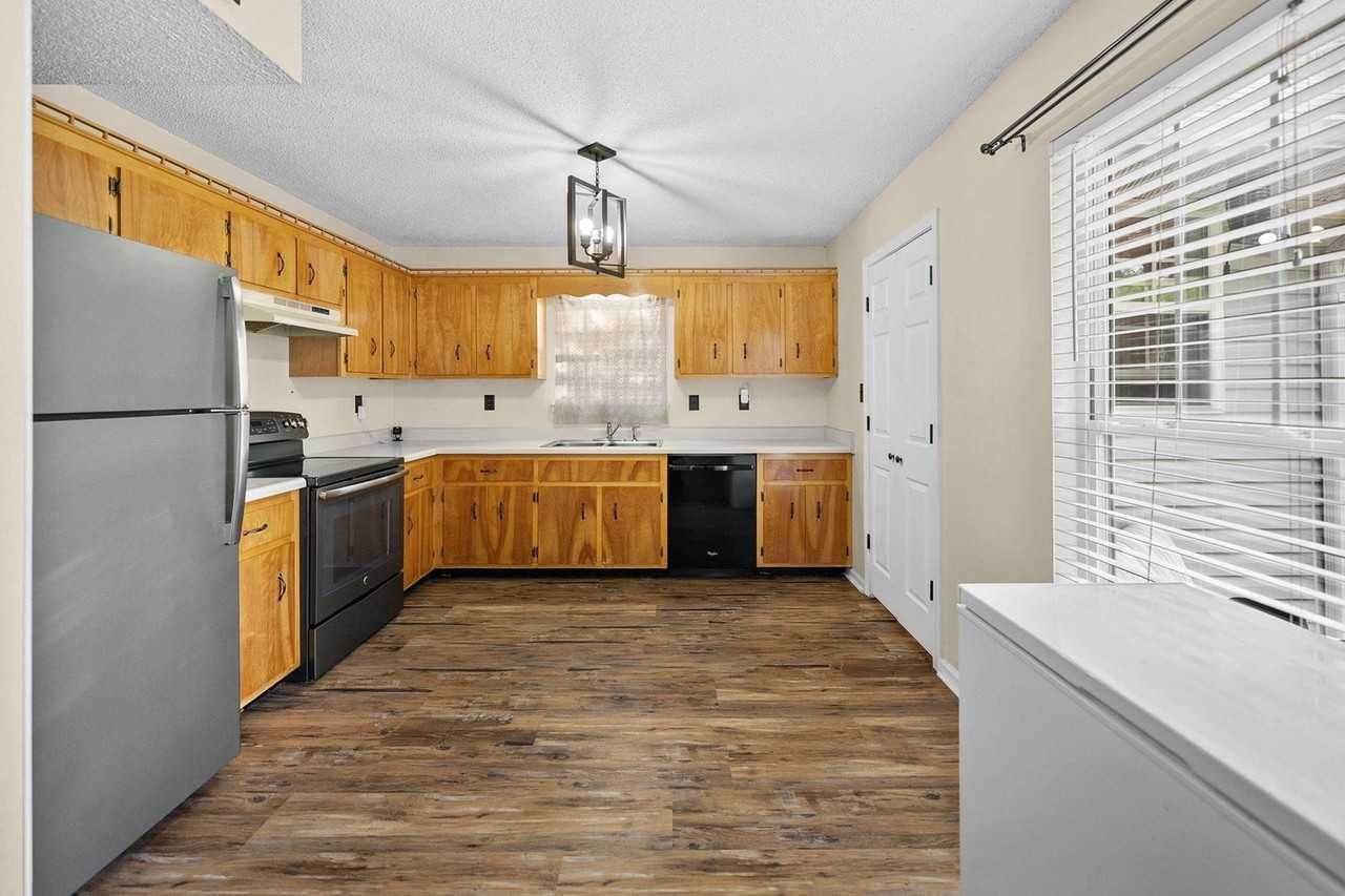 149 Bumpus Mill Rd - Photo 7 of 17