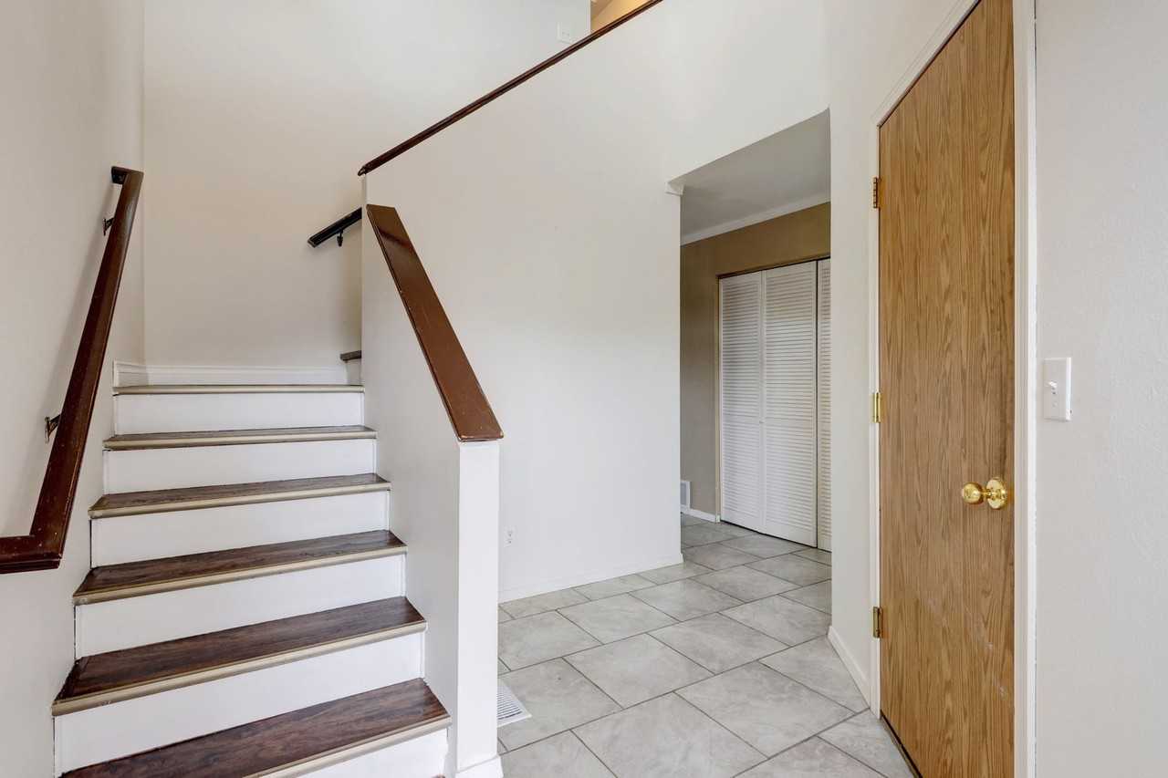 3622 Sycamore Loop - Photo 3 of 38