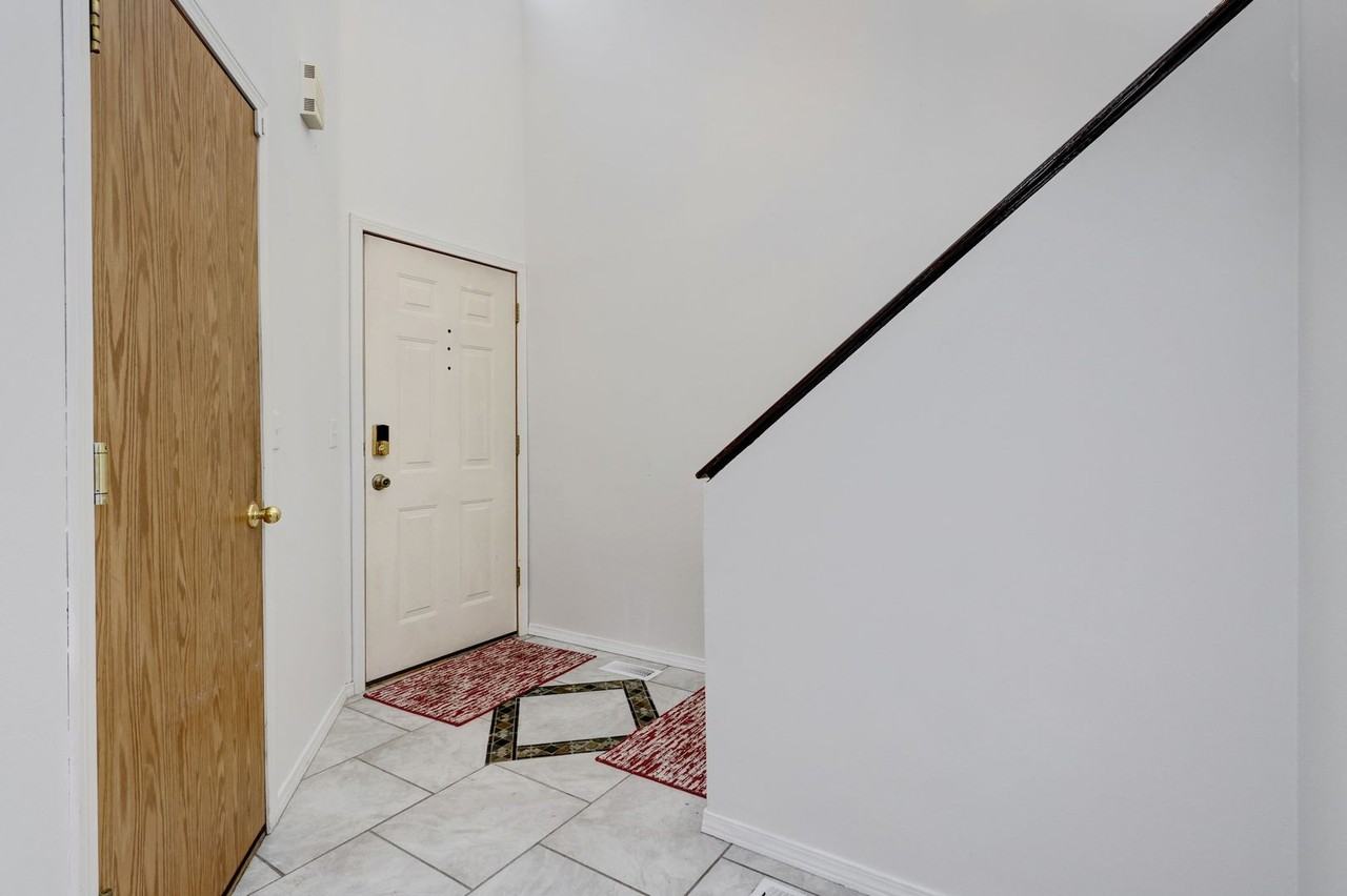 3622 Sycamore Loop - Photo 4 of 38