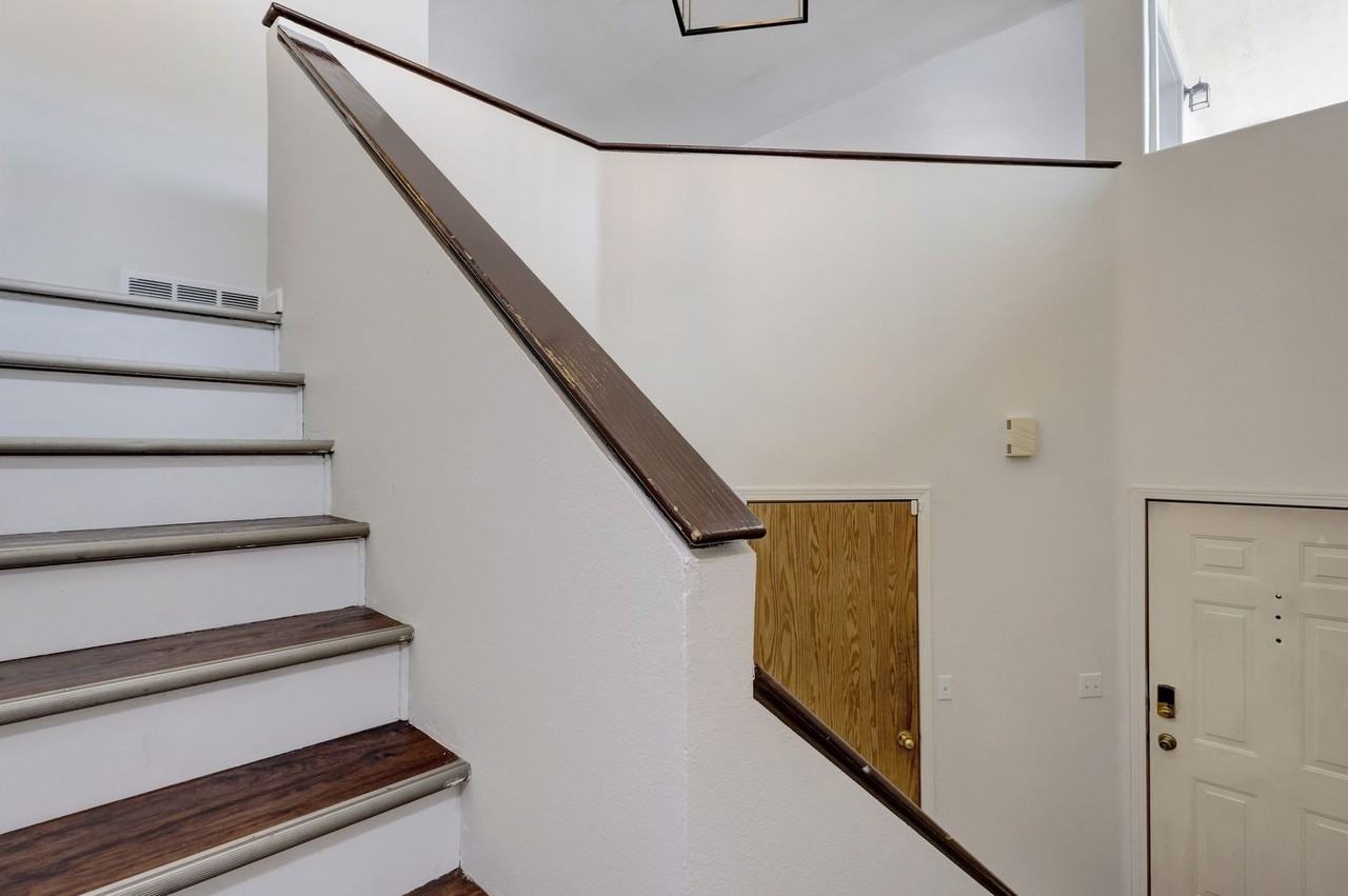 3622 Sycamore Loop - Photo 5 of 38