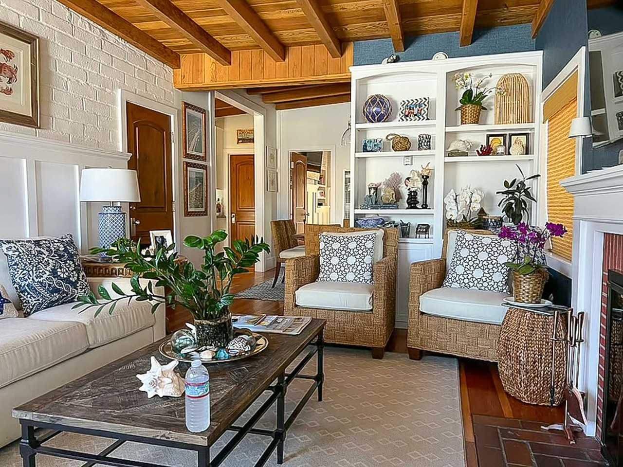 1140 Cornwall Ln - Photo 3 of 14