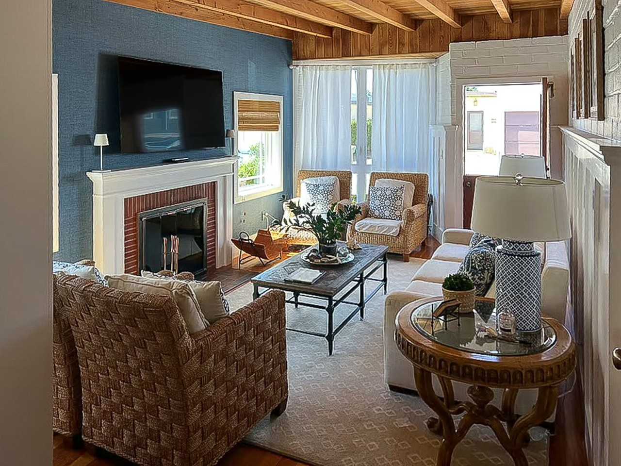 1140 Cornwall Ln - Photo 7 of 14