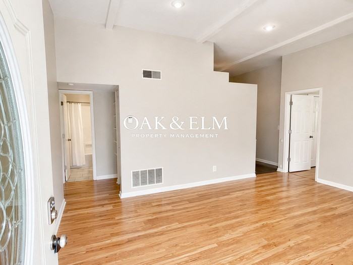 5403 Zev Way - Photo 4 of 26