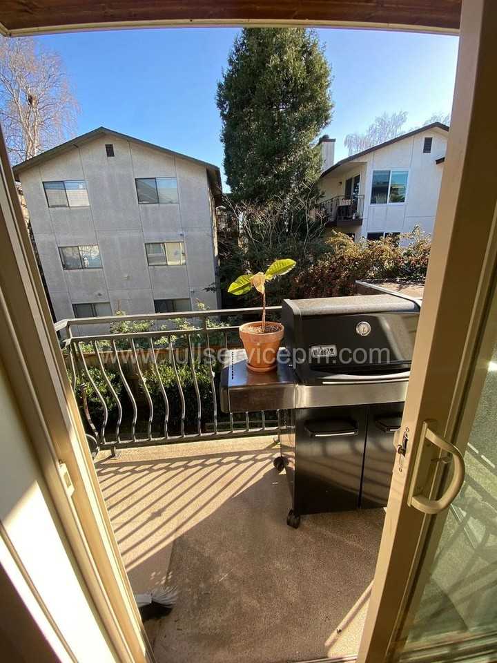 1407 Nw 63rd St - Photo 6 of 42