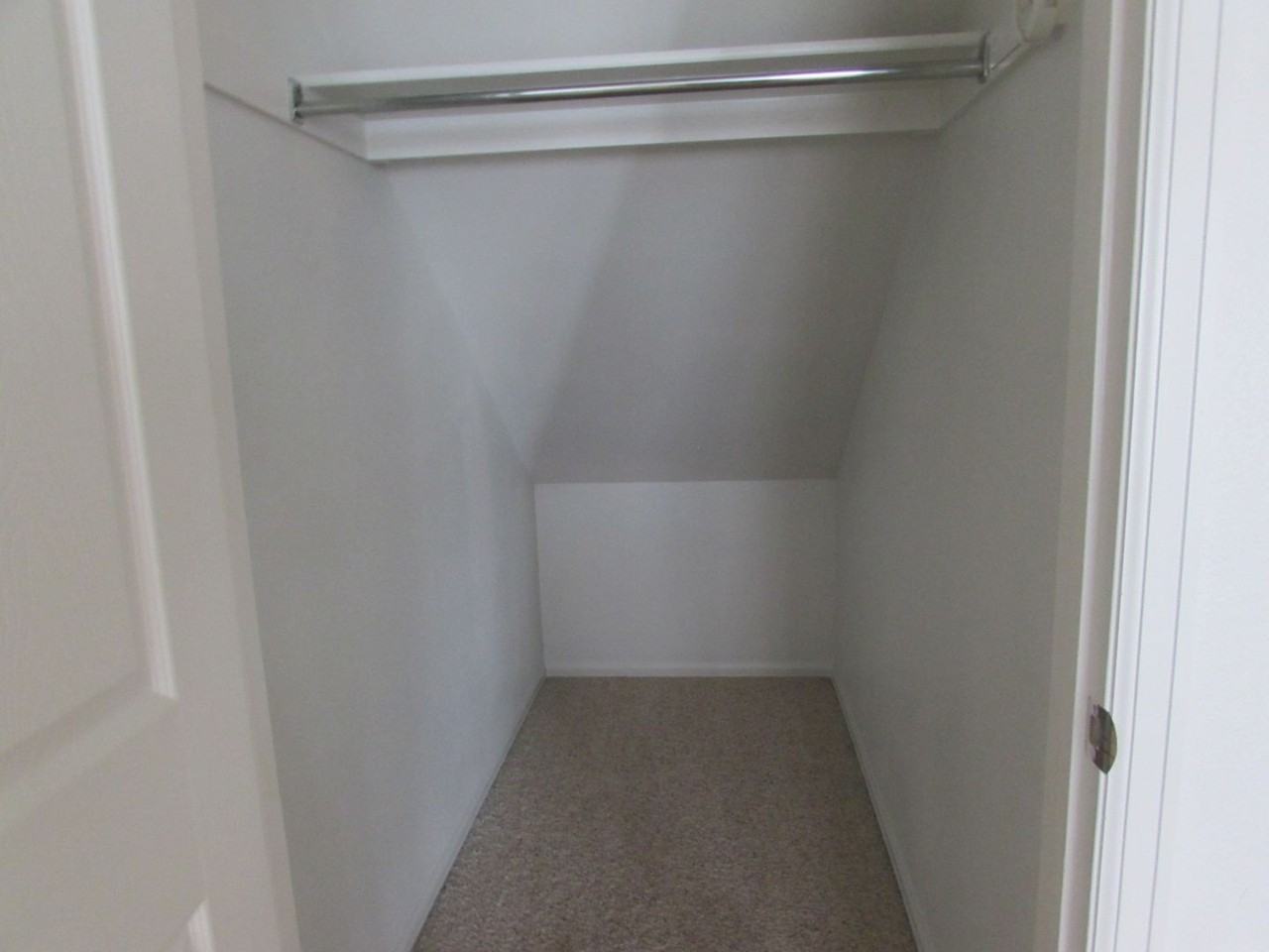 2459 Theresea Ln - Photo 5 of 20