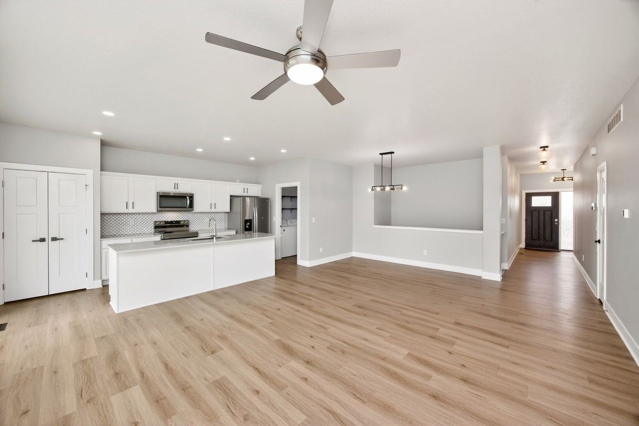 604 Ne Pearl Dr - Photo 7 of 35