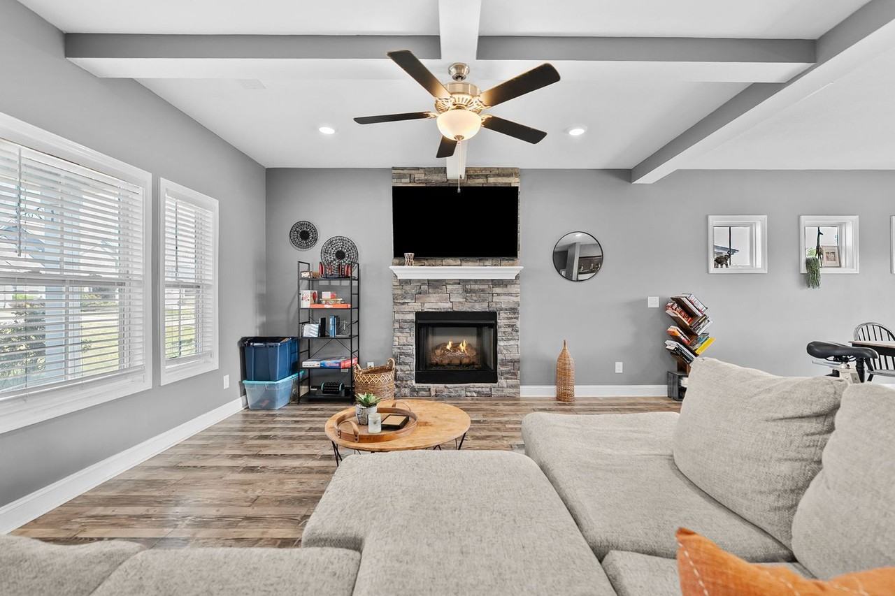 1116 Eagles View Dr - Photo 7 of 39