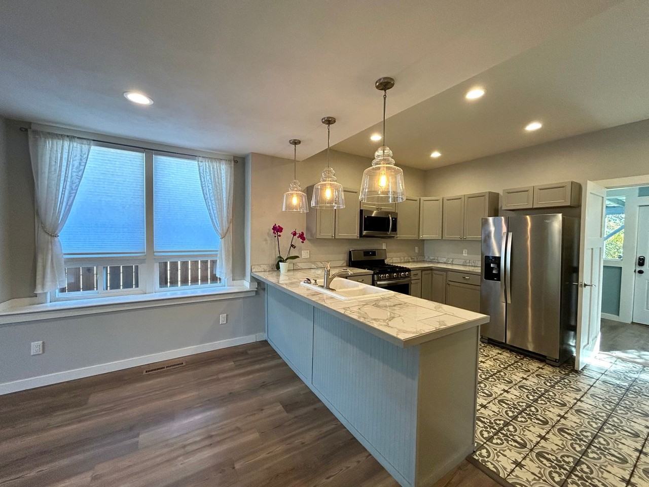 302 S Anderson St - Photo 5 of 20