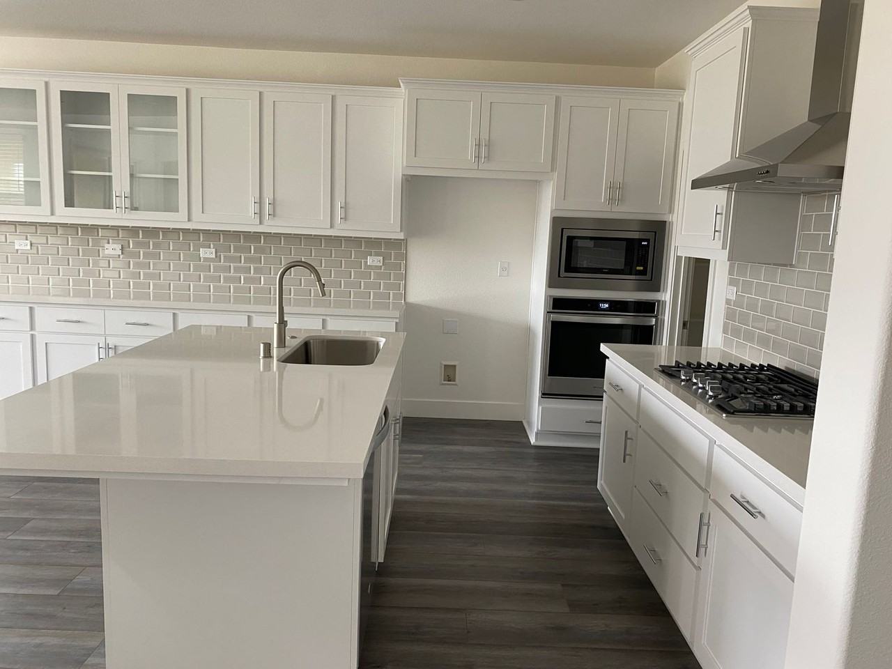 1494 Oak Cir - Photo 3 of 12