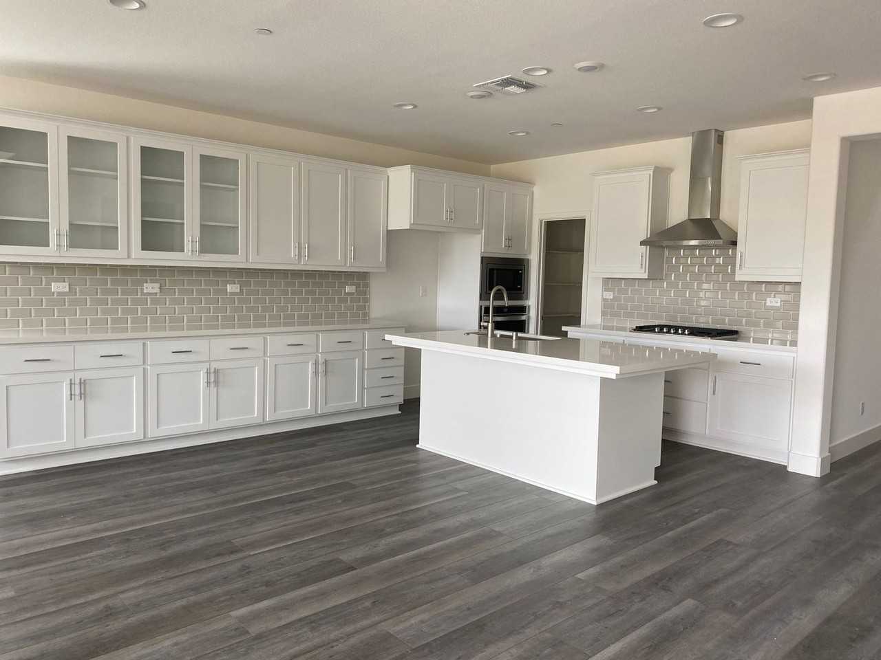 1494 Oak Cir - Photo 4 of 12