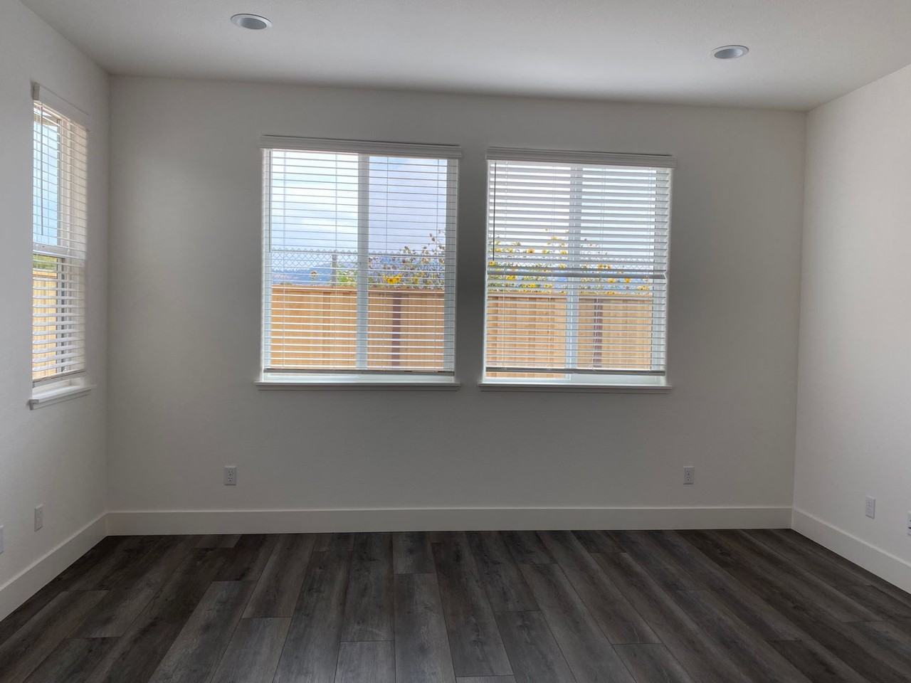 1494 Oak Cir - Photo 6 of 12