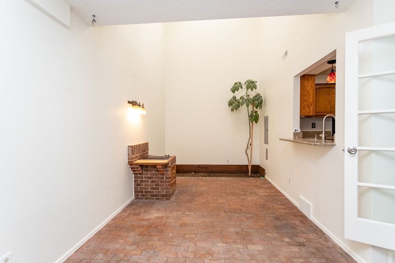 2011 Sussex Ln - Photo 6 of 42