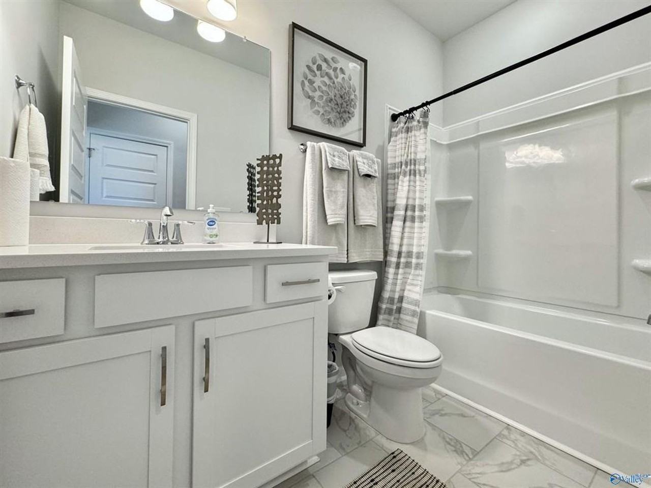 237 Granby Ln - Photo 5 of 23