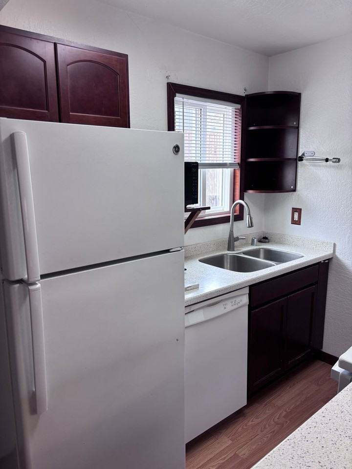 12327 Lake St - Photo 2 of 14