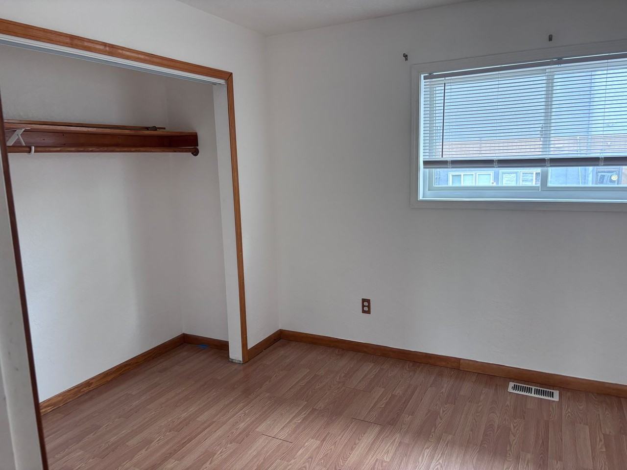 12327 Lake St - Photo 6 of 14