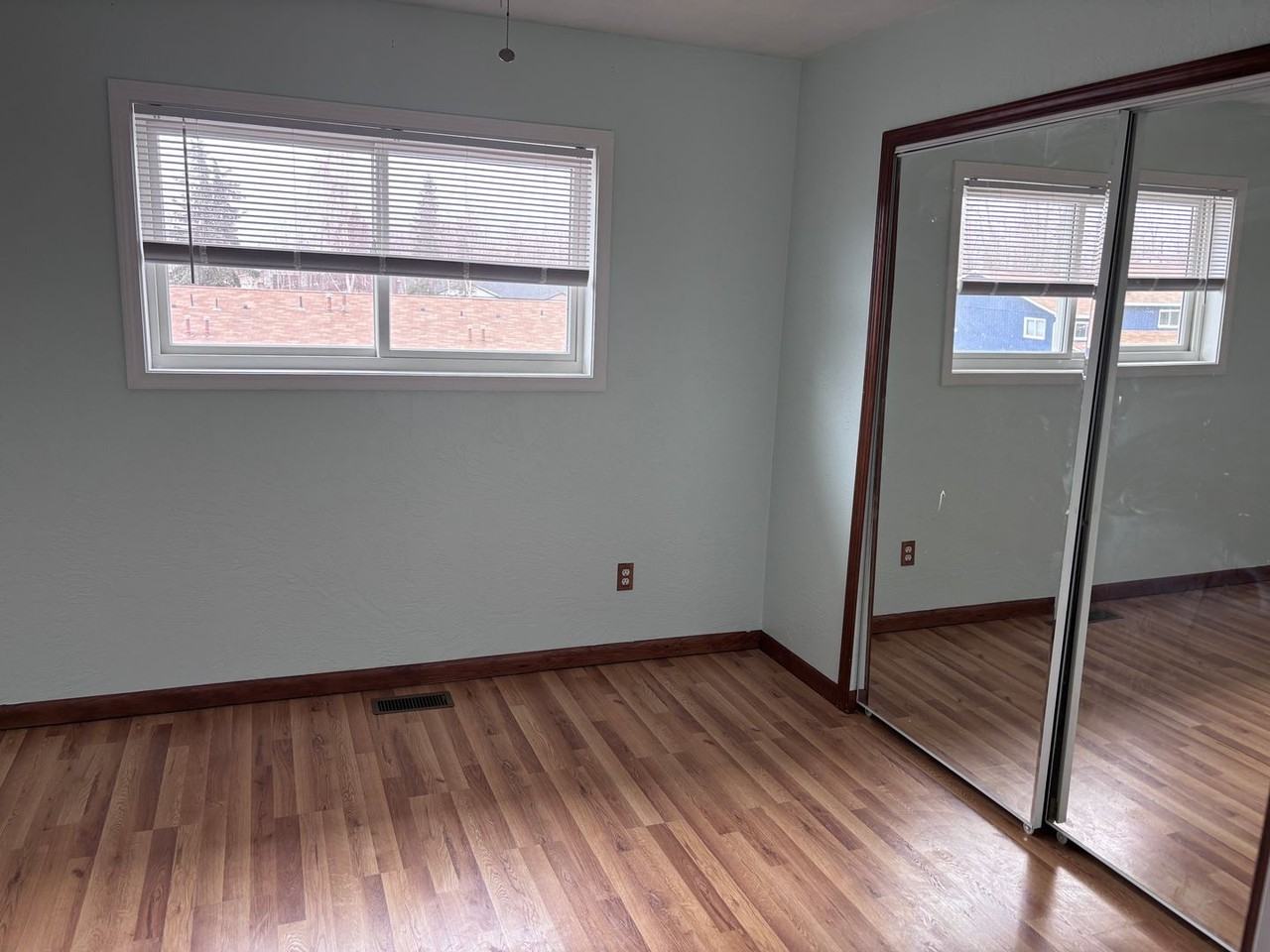 12327 Lake St - Photo 7 of 14