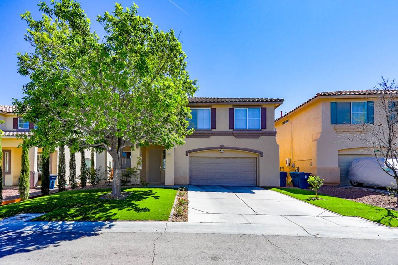 9521 Veterans Ct - Photo 5 of 43