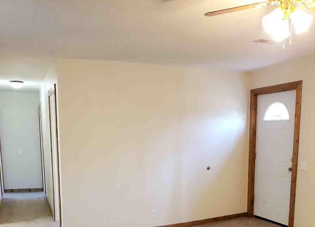 127 10th St - Photo 4 of 15