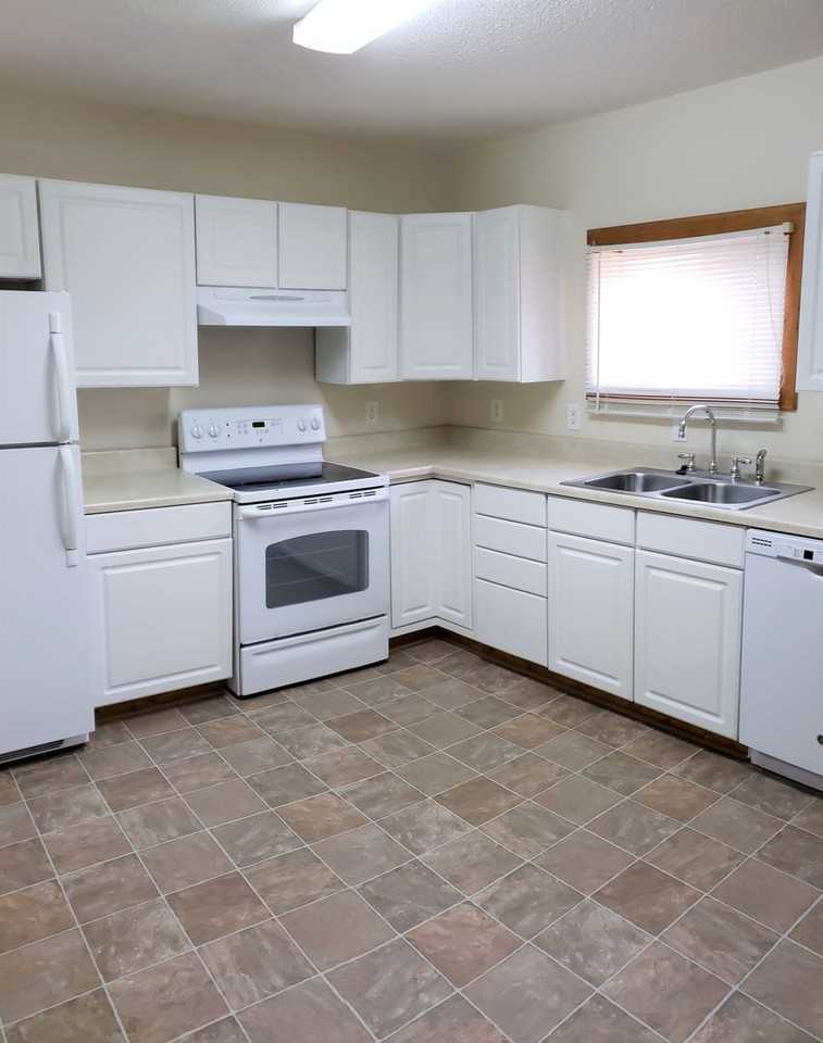 127 10th St - Photo 5 of 15