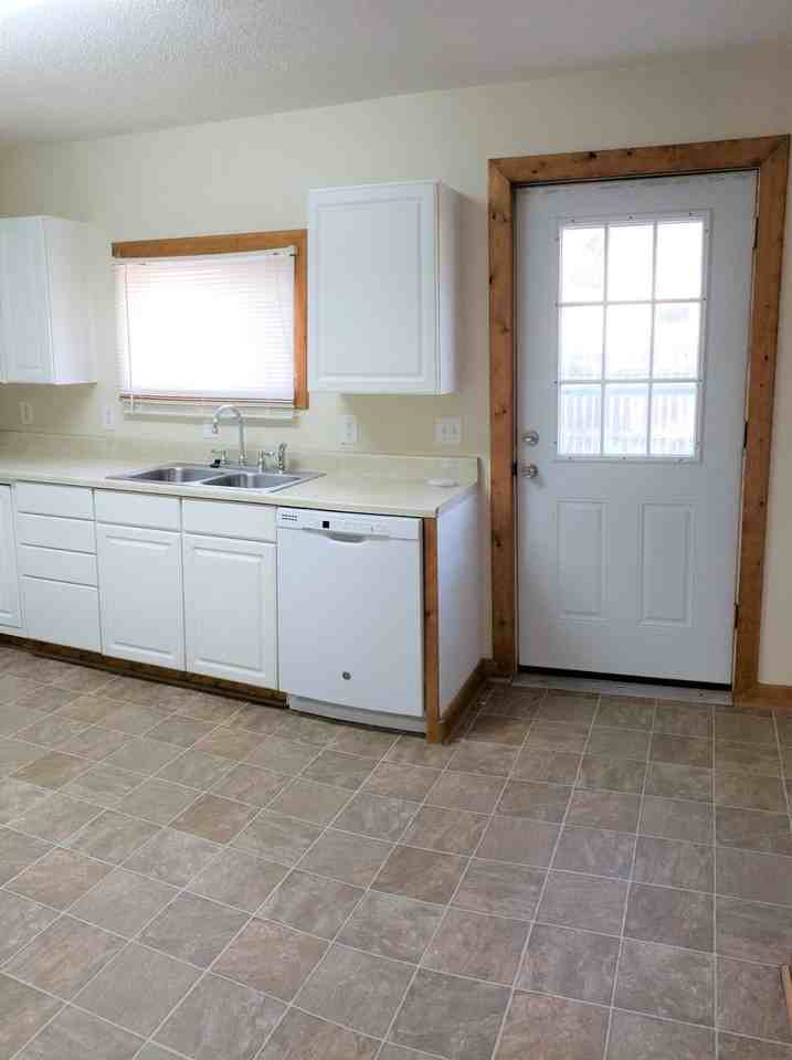 127 10th St - Photo 6 of 15